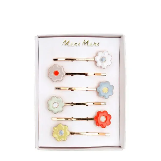 Daisy enamel hair slides