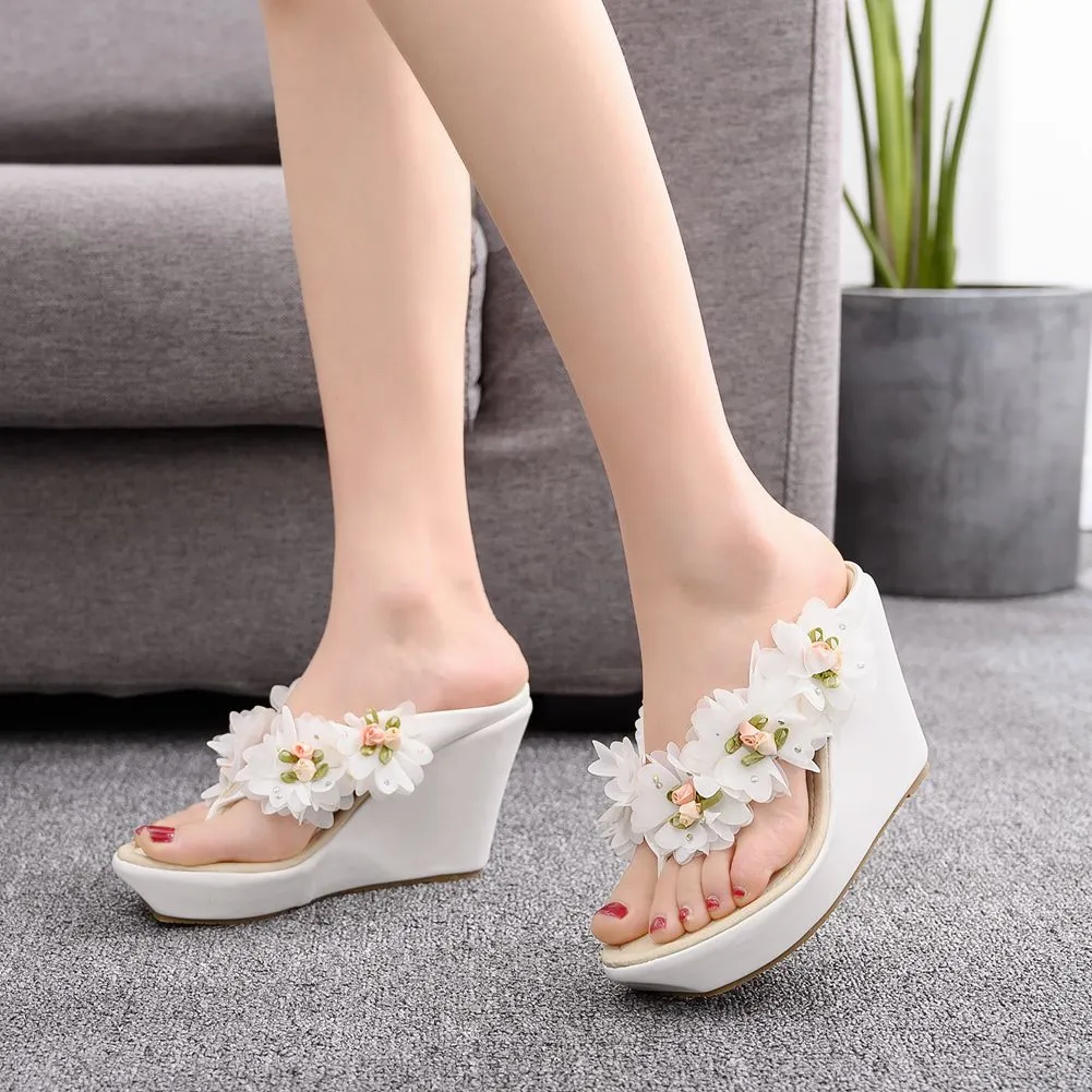 Flower Wedge Beach Flip-flops