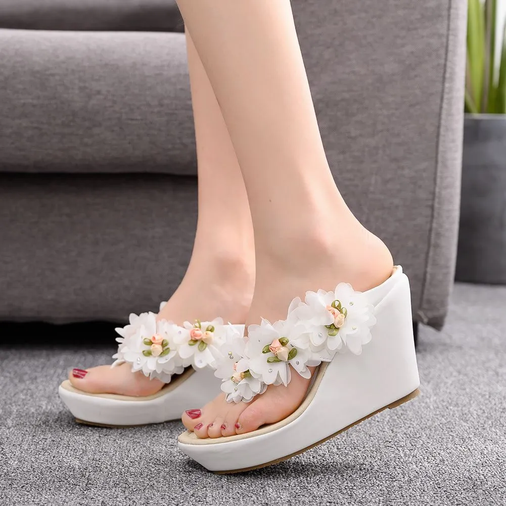 Flower Wedge Beach Flip-flops