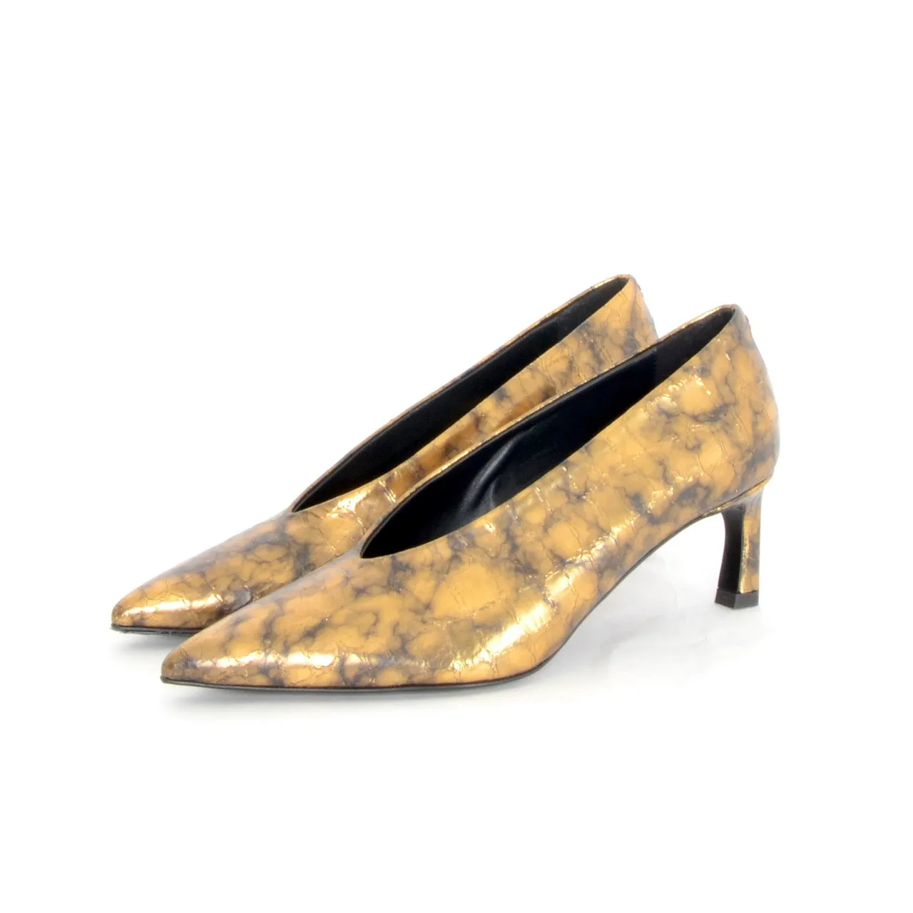 Pointy Toe Metallic Pumps